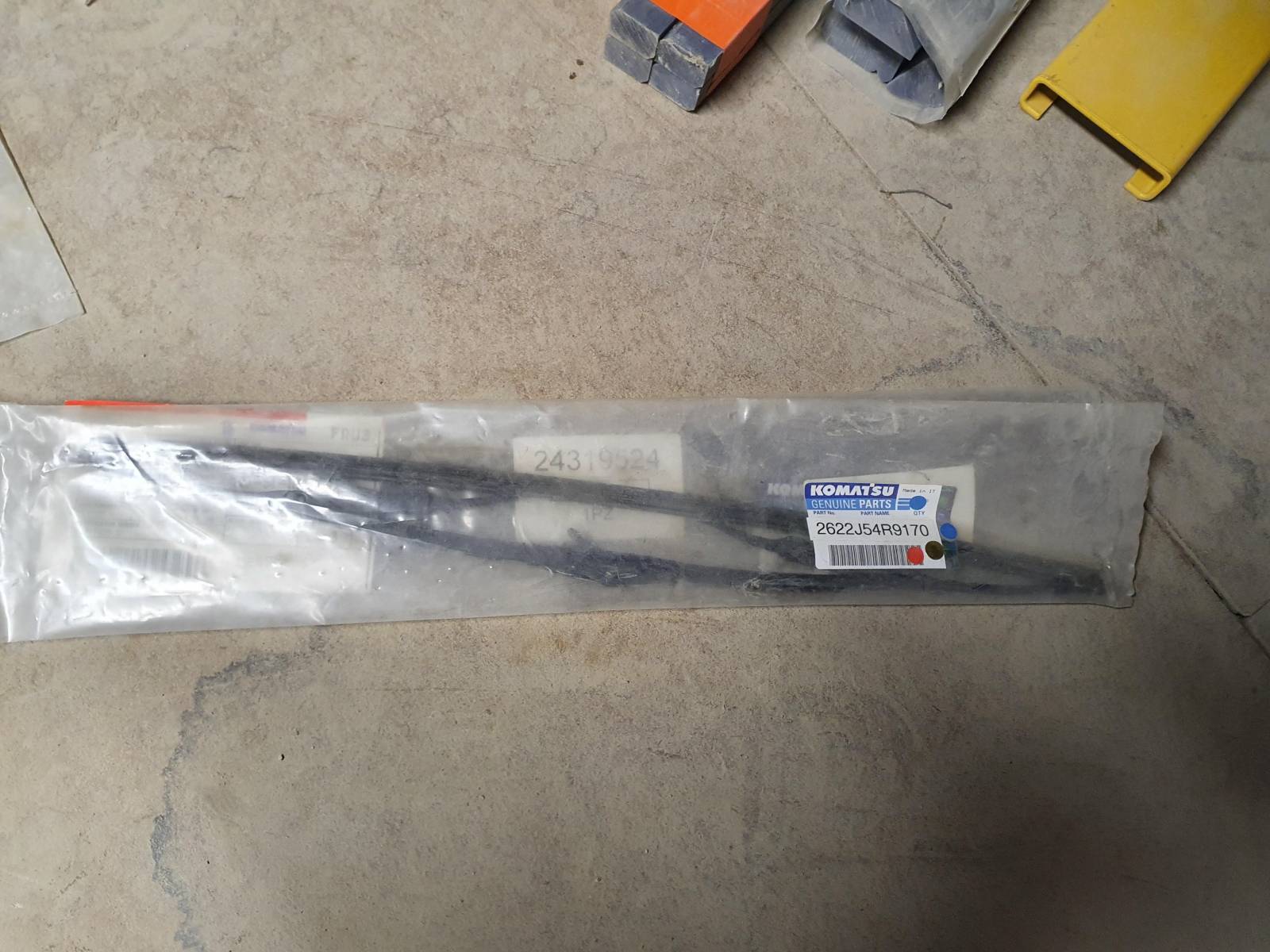 DESTOCKAGE MASSIF PIECES DETACHEES KOMATSU à Vitrolles dans les Bouches du Rhône