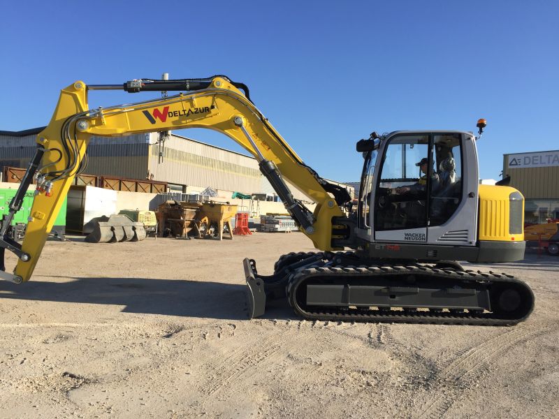 Location Mini pelle 14T antibes